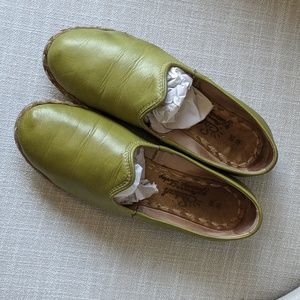 Sabah Shoes in Monteverde Green Size 38